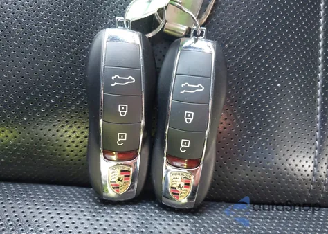 2020 Porsche Macan Turbo from USA, damaged, VIN WP1AF2A57LLB60838